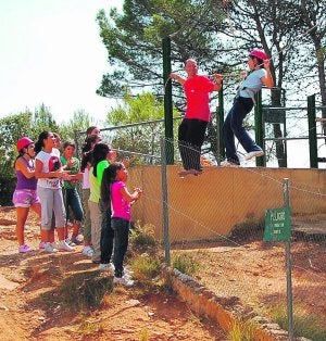 EQUILIBRIO. Las candidatas disfrutan de una actividad en una imagen de la Junta Local. /LP/