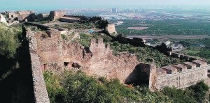 CASTILLO DE SAGUNTO. Una de las postales arqueológicas más impresionantes del recinto fortificado. /PACO BONO/