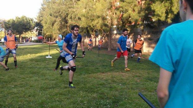 El 'quidditch' despega en Valencia y lucha por ser reconocido como deporte