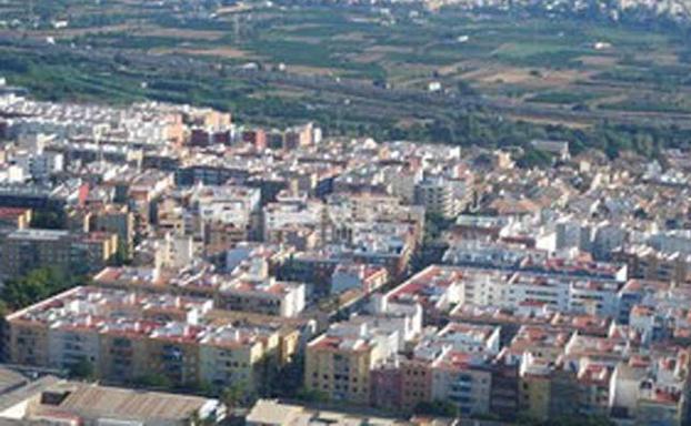 Herido un hombre de 66 años al volcar un camión de basura en Quart ... Herido un hombre de 66 años al volcar un camión de basura en Quart ...