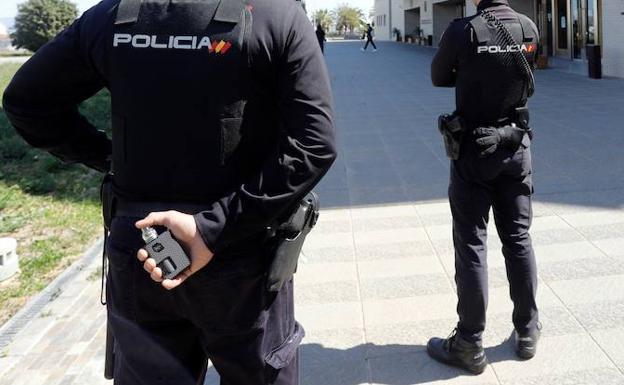 Detenido por grabar a su familia y amigos con bolígrafos cámara espía que ocultaba en el baño y en la habitación de su casa en Alicante Policia-nacional-comunitat-k8JB-U80399398703YZ-624x385@Las%20Provincias