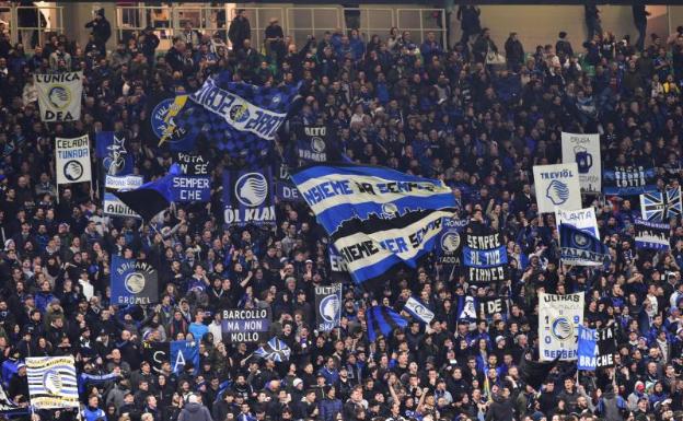 Aficionados del Atalanta en Milán, en el partido con el Valencia el pasado 19 de febrero.