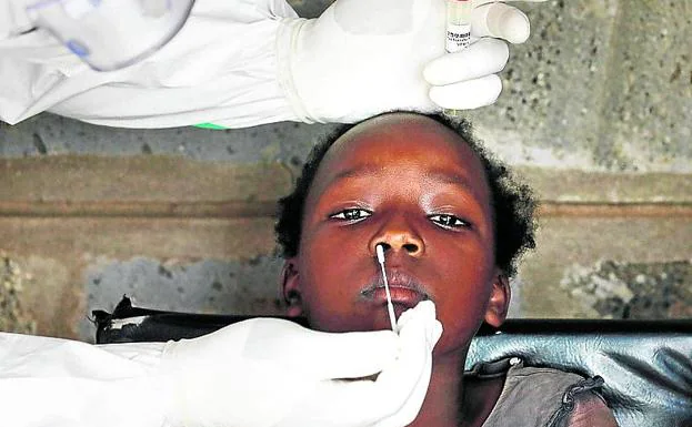 test del coronavirus en una población de Kenia.