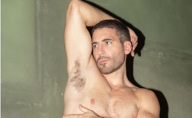 Miguel Ángel Silvestre, en una de las imágenes cedidas por la revista 'Madmenmag'. /gerard estadella