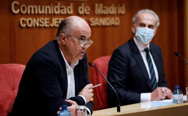 Los responsables sanitarios de Madrid Antonio Zapatero y Enrique Ruiz Escudero./Efe