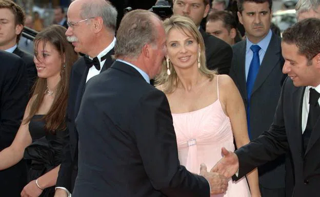 El rey emérito y Corinna Larsen coinciden en la entrega de los premios deportivos Laureus en Barcelona en mayo de 2006./getty images