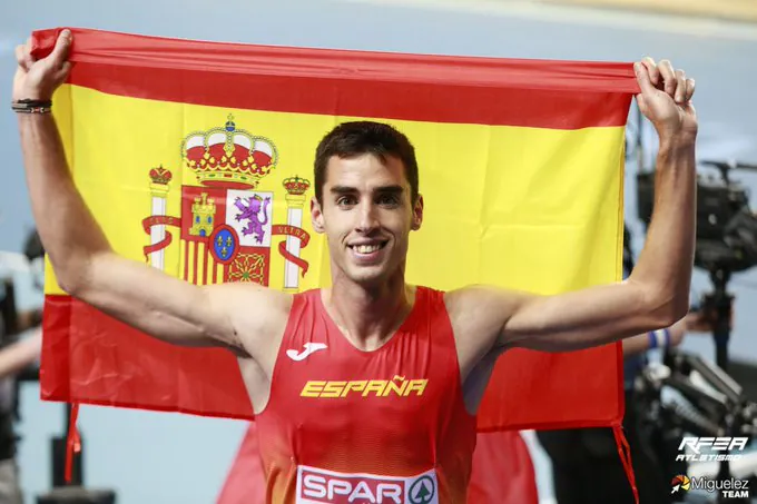 Jesús Gómez celebra el resultado./@atletismoRFEA