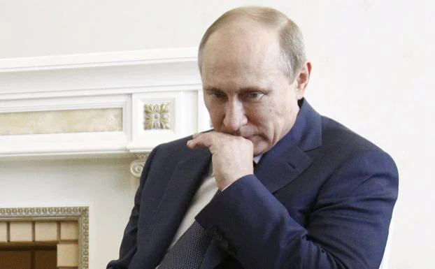 Vladimir Putin, presidente ruso, con gesto pensativo./archivo
