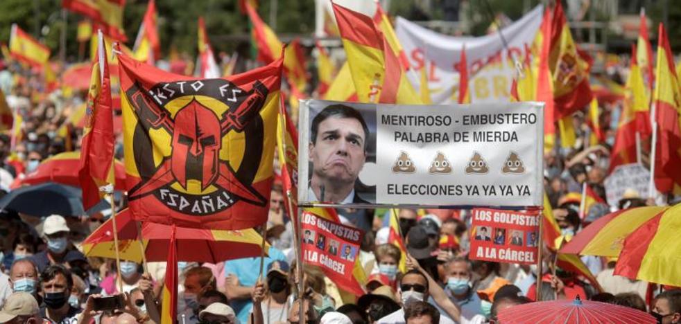 Sánchez une a la derecha en la calle - Vimarsana News