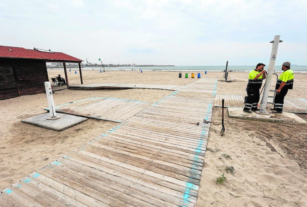 Las playas del sur de Valencia claman por ser olvidadas