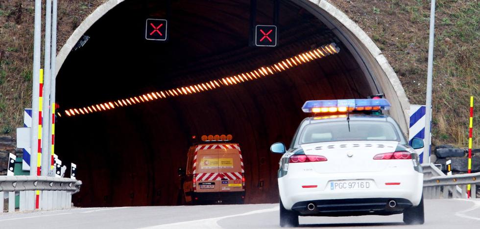 La DGT explica cómo salir de un túnel para evitar el temido efecto pantalla - Vimarsana News