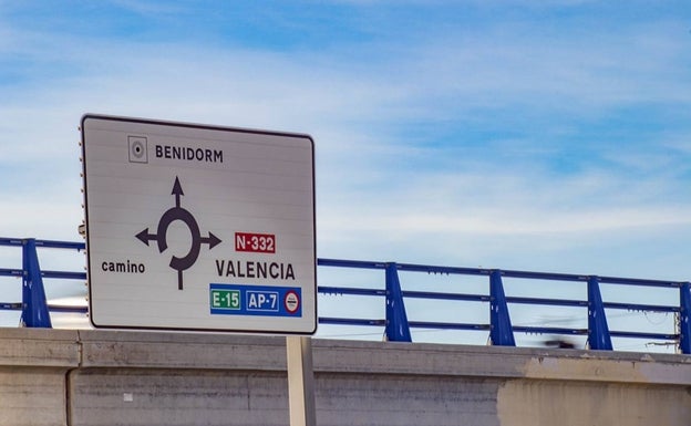 Indicador de la carretera N-332. /LP