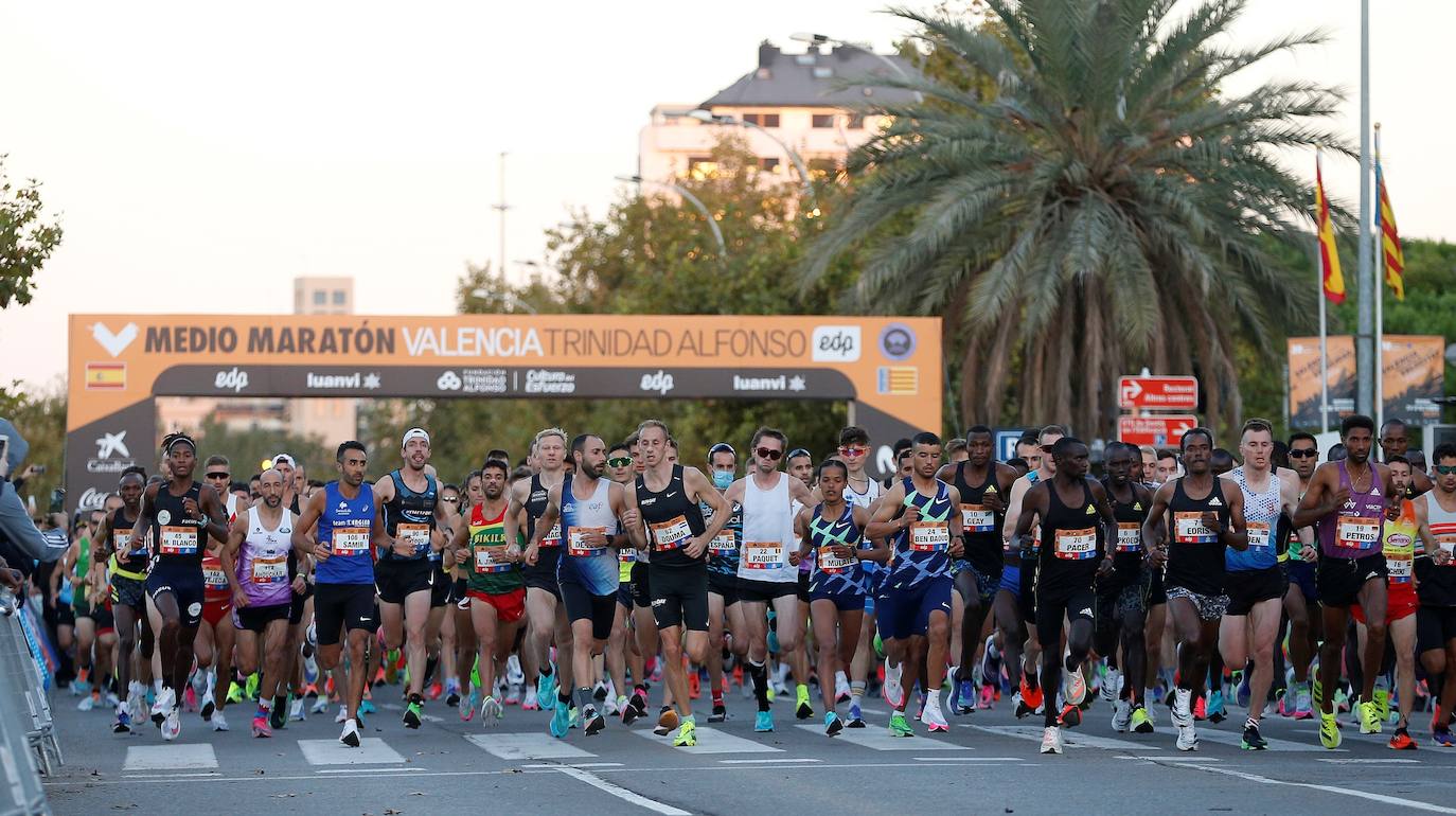 Fotos Récord del mundo en el Medio Maratón de Valencia 2021 Las