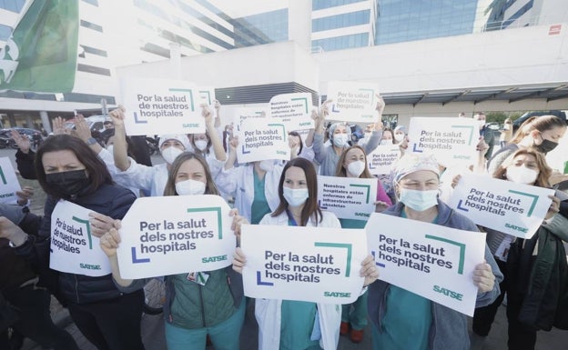 Trabajadores de la salud vuelven a salir a la calle para protestar por derrumbe de hospital