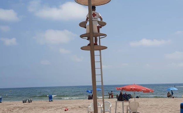 Urbanización Diana, hoy en la playa de El Perellonet. 