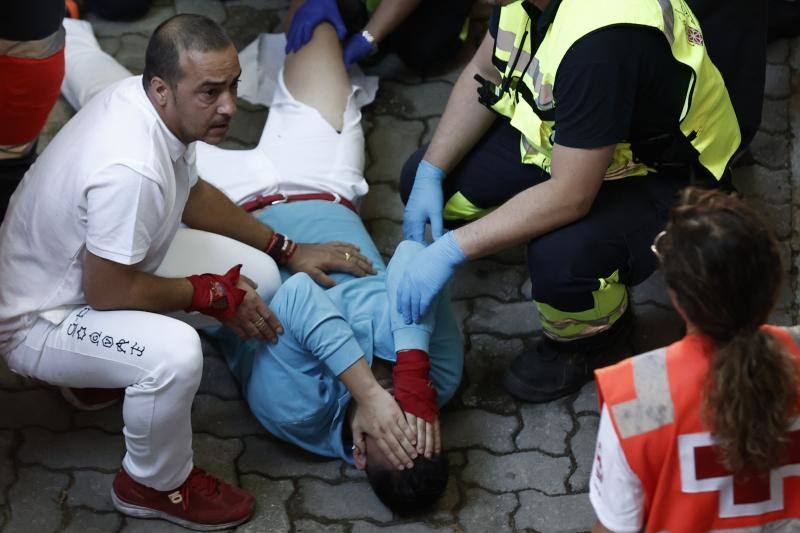 Fotos Así ha sido el accidentado quinto encierro de 'San Fermín' Las