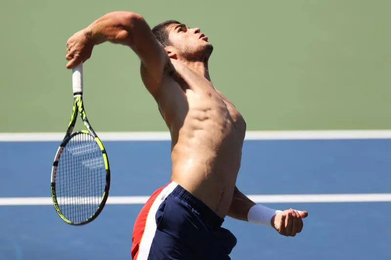 US Open cambio físico de Alcaraz Fotos Alcaraz prepara su debut en el US Open exhibiendo su