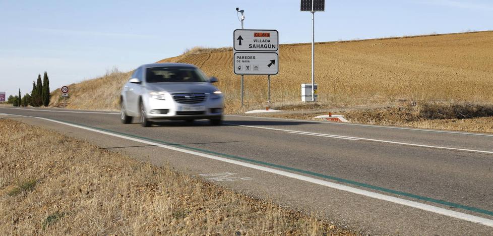 DGT |  What are the green lines that the DGT has painted on the roads for and what do they mean?