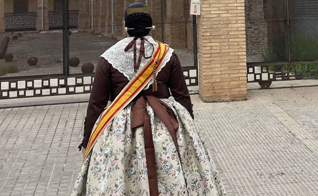 Detalles del traje sustraído en las inmediaciones del Hospital Clínico de Valencia. 