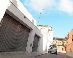 Una vaquilla se cuela en una casa y cornea a una mujer en Albalat dels