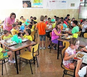 Padres piden que los comedores escolares atiendan a niños sin ... Padres piden que los comedores escolares atiendan a niños sin ...